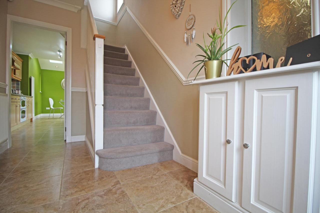 Queens Road - Luxury Spacious Home In Chester Christleton Buitenkant foto