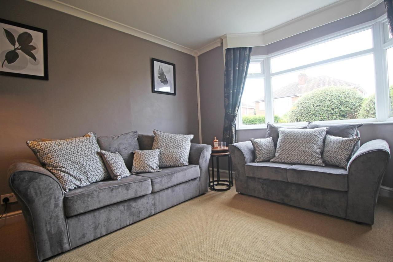 Queens Road - Luxury Spacious Home In Chester Christleton Buitenkant foto