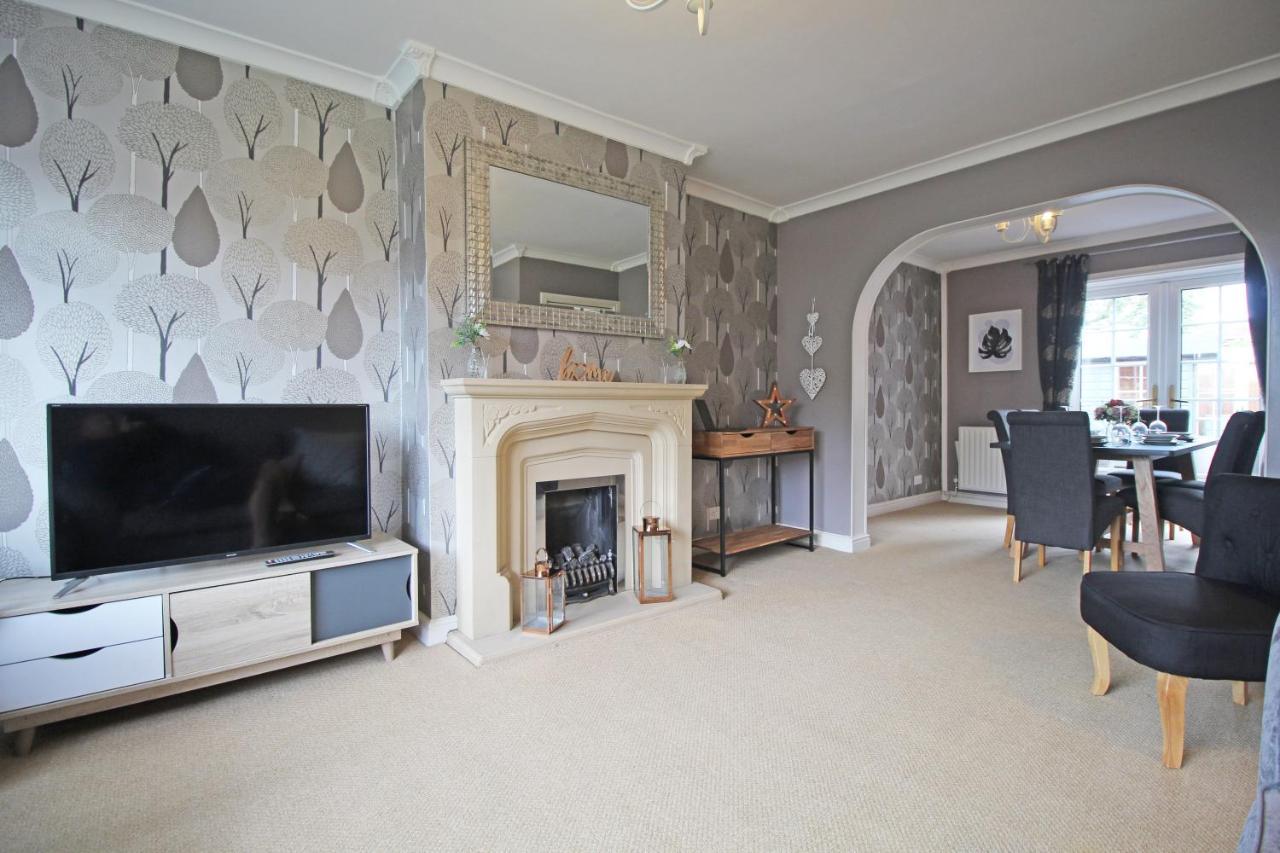 Queens Road - Luxury Spacious Home In Chester Christleton Buitenkant foto